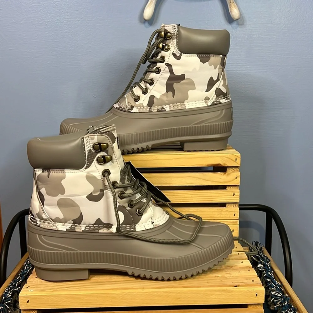Tommy Hilfiger Winter Boots NWT Size 8